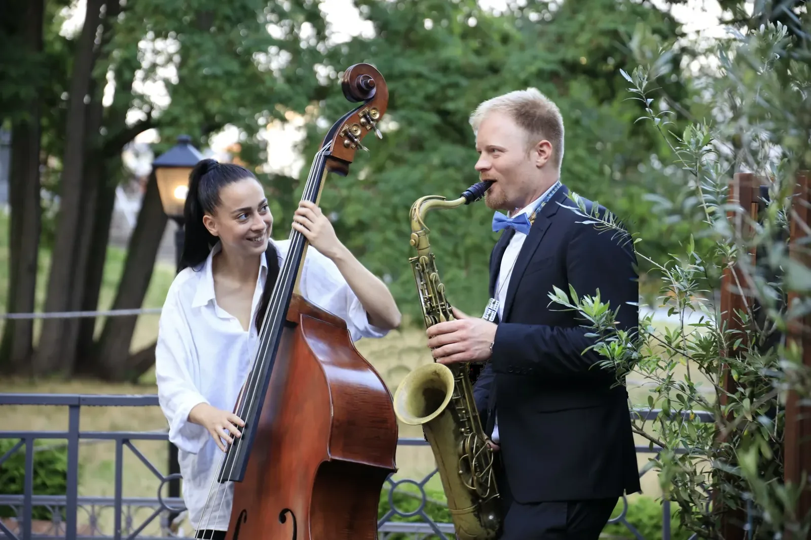 The Weichsel Sharks as a jazz duo with double bass and saxophone