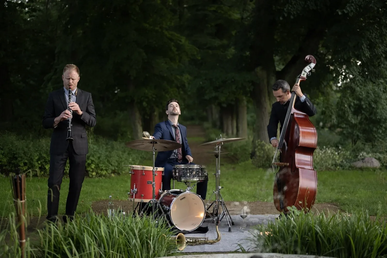 The Weichsel Sharks jazz trio with saxophone, double bass and drums
