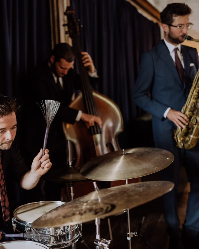 Die Sharks mit Markus Ehrlich am Saxophon. Foto: hochzeitslicht